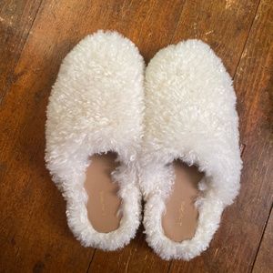 Fuzzy slipper shoes